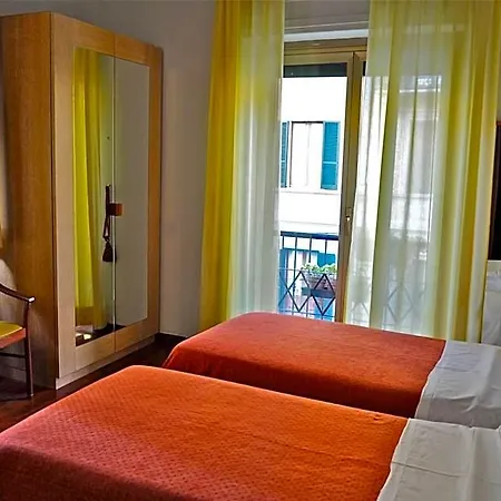 Hotel Dover 2*