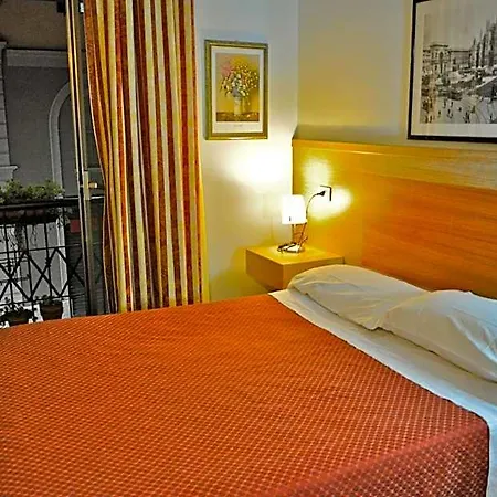 Hotel Dover 2*