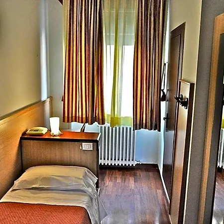 Dover Hotel 2*